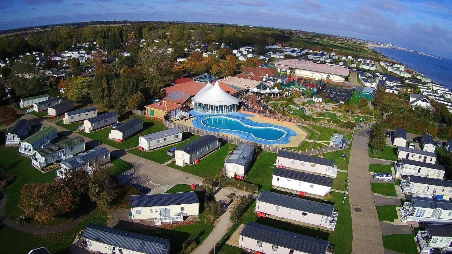 Hotel Stunning Caravan With Decking At Hopton Holiday Park In Norfolk Ref 80023W Great Yarmouth Esterno foto